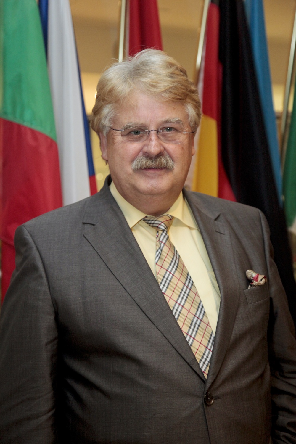 Elmar Brok